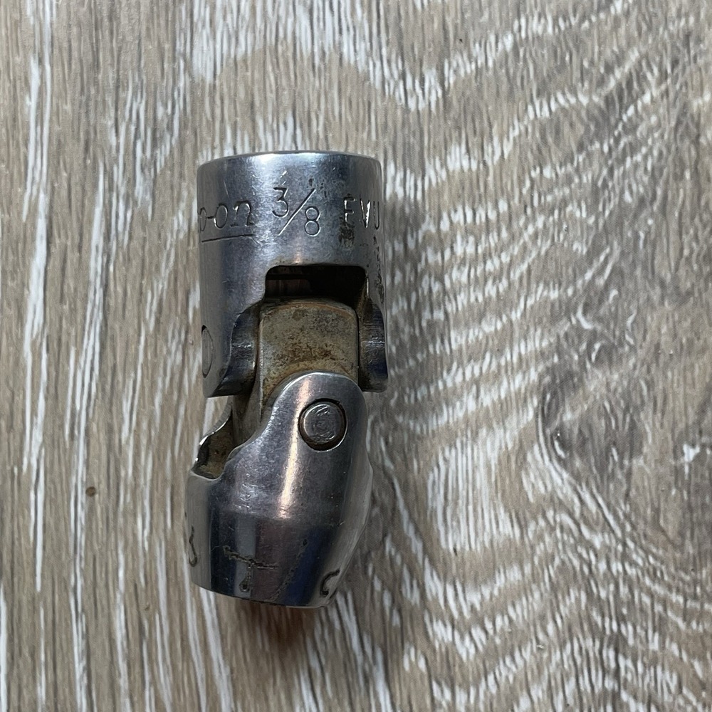 Snap-on Tools 3/8" Drive 12 Point‎ 3/8" Shallow Swivel Socket SAE FVU12 USA